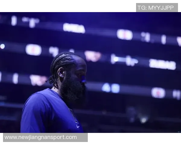 哈登半场表现分析：8投3中斩获9分5助攻三分命中率提升正负值为4