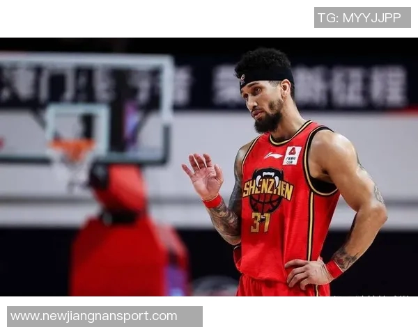 布克强势表现引领球队胜利19投10中斩获31分5篮板3助攻1抢断