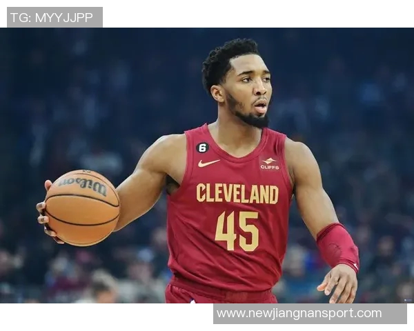 米切尔表现起伏明显第三节狂砍21分末节却陷入低迷仅得4分失误频繁 米切尔表现起伏明显第三节狂砍21分末节却陷入低迷仅得4分失误频繁