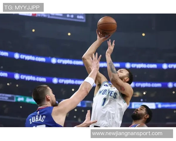 保罗掌舵经验丰富助攻8次虽无得分但贡献3篮板3抢断表现出色 保罗掌舵经验丰富助攻8次虽无得分但贡献3篮板3抢断表现出色