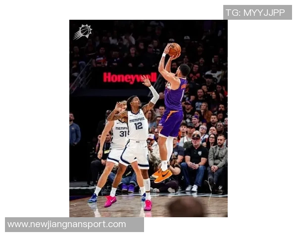 布克高效表现16投10中罚球全中独得31分助球队争胜